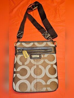 Coach Signature Sutton Swingpack w/Branded Crossbody Strap Brown/Biege E.U.C.